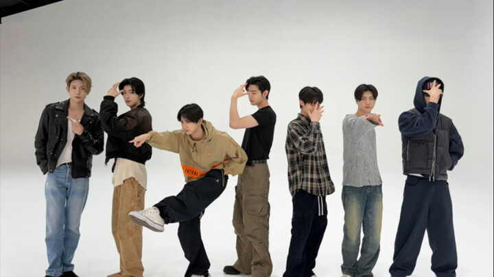 【4K】ส่งท้ายปี YPEN กลับมาแล้ว! มอบเซตการแสดงเต็มรูปแบบสุดพิเศษ 🎁 แฟนๆ ENGENE พร้อมหรือยัง? 🎩🧡 | ห้อง