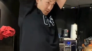 Gali &。Tizzy_T 蒋老师花手也不耽误帅哥说唱