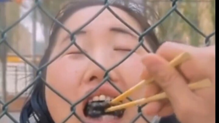 Ada seorang streamer yang bernama Feifei～