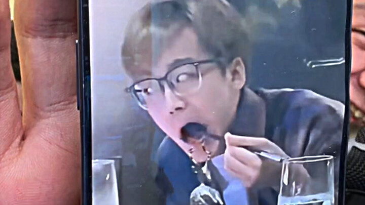 หลางเฉินถูกจับได้คาหนังคาเขาขณะโพสต์ภาพหน้าตาแย่ของตัวเอง