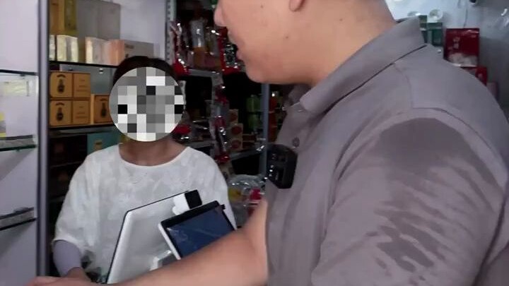 17-Year-Old Scores an iPhone 13 on a Budget of Just ¥3,000!