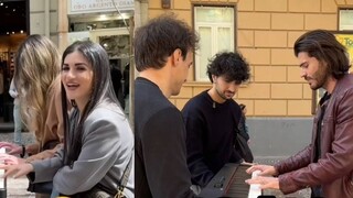 ทดสอบทักษะเปียโนของคนเดินผ่านไปมาบนถนน ทำไมทุกคนถึงรู้ล่ะ?