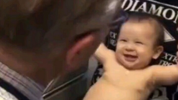 เด็กน้อย: รู้สึกว่ามันมีอะไรผิดปกติ แต่ก็บอกไม่ถูก