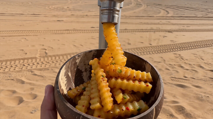 Trapped in the endless desert, choose one type of infinite food and survive for three days to earn 1
