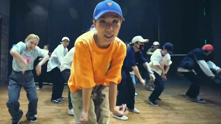 Đừng hỏi tên bài hát, chỉ cần hỏi xem bản phối lại hip-hop đích thực này có thú vị không? Mình đăng 