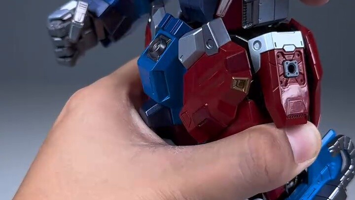 I made the choice between transformation and appearance! The Thousand-Valued Iron-Blade Transformer 