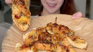 Ide buat sarapan nih …. Biar ada variasi roti nya   ….