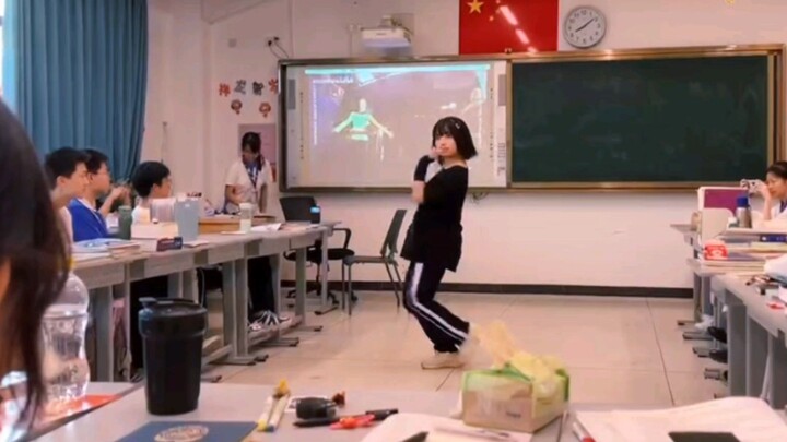 After two days of hard practice, I finally danced BIBBIDIBA in class.