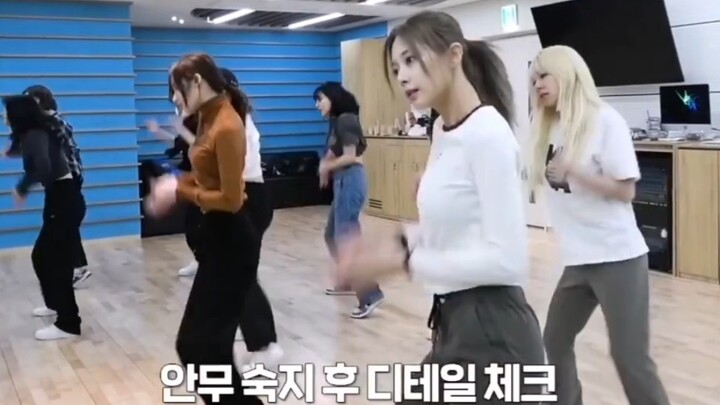 Xiao Yu with a Fresh Ponytail in the Practice Room