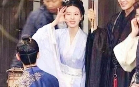 ช่วยด้วย! เธอชอบกระพริบตาให้เขาแบบมือๆ จริงๆ เลย! 【เฉินตูหลิง-เถียนเจียรุ่ย】