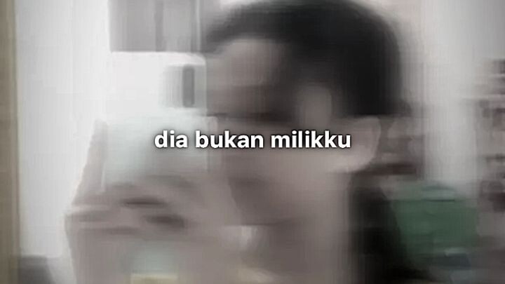 dia bukan milik ku. karna kamu dunia dimensi