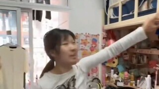 "Làm sao có thể có con ong lớn như vậy?"