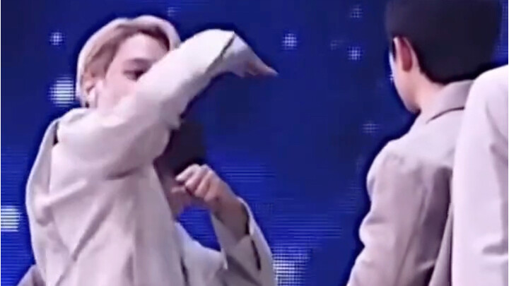 Does Dudu even know how cute he is? Hahaha.