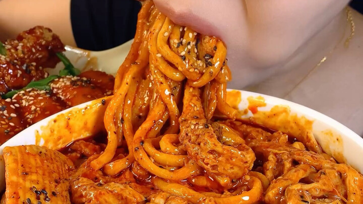 ถ้ารายการกินไม่ตัดต่อ กินหม่าล่าทังคู่ไก่ทอด! เวอร์ชันกลืน