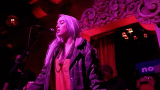 [Âm nhạc][Live]Billie Eilish hát <True Blue> cực hay