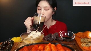 Món Hàn : Thưởng thức cơm cuộn, bánh gạo cay siêu to 1 #mukbang