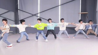 【Times Youth League】The seven dwarfs version of the sister who inhaled helium is so beautiful