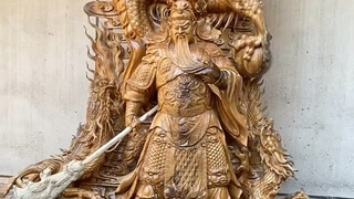 Guan Gong, dewa penunggang naga di akar pohon?