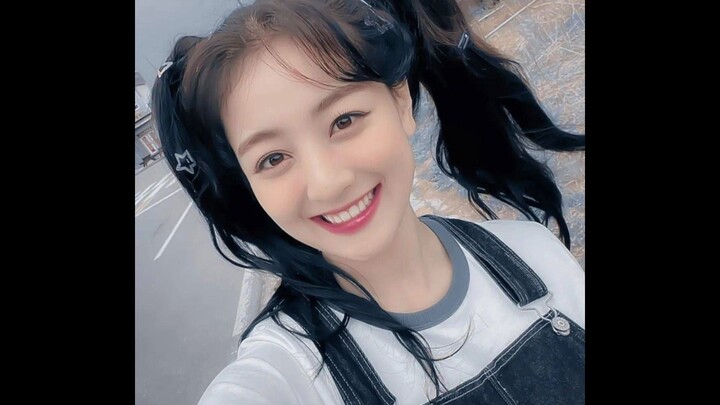 [TWICE] Ngồi xổm xuống và hát những bài hát ~