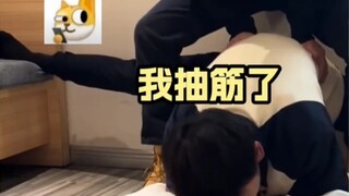 不愧是川渝的 的压腿的声音就是好听  爱听 爱看~~ @李润的润 # 压腿 肌肉放松