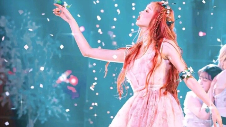 Idols with perfect proportions really make for amazing straight-shot videos!