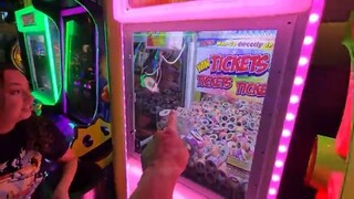 Playing all the Claw Machines at Main Event Arcade!