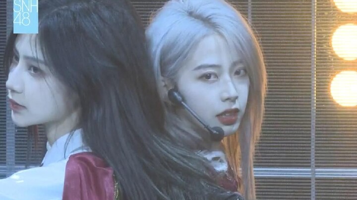 Puncak dari dorongan! Pertunjukan publik dengan dua dari tiga keluarga besar