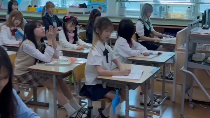 Korean Student Gang Campus Classroom Timed Dance