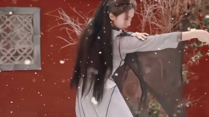 Oh my god, how did they make every fluttering corner of the clothes so beautiful?