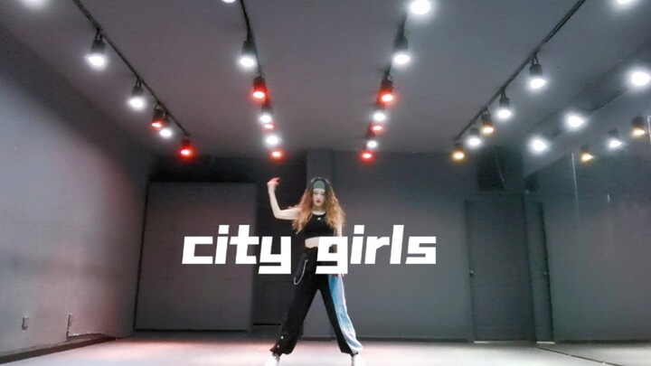 Điệu nhảy mới nhất toàn mạng | Lisa Vũ đạo Cheshir của các cô gái thành phố mới nhất trên YouTube