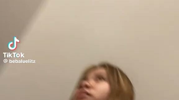 awek kentut 💨💨💨💨