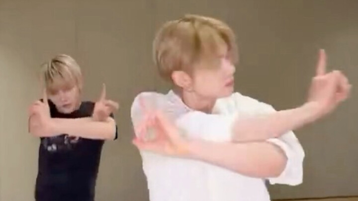 ฮันจีฮุน x ชเวยอนจุน ท้าเต้นเพลง “Stick With You”! 260424 just stick with #JIHOON 🫂