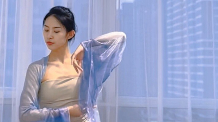 A fragment of the dance drama "A Distant Mountain and a Misty Water"