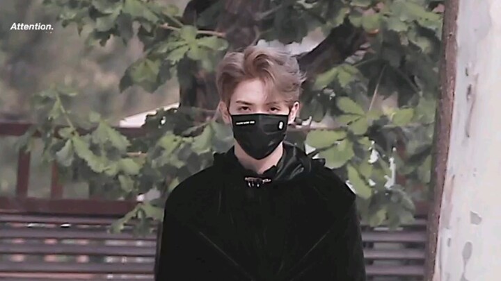 คลิปถ่ายสดบางส่วนจากเพลง “ผู้ฝึกสอน” ของหลัวอีโจว