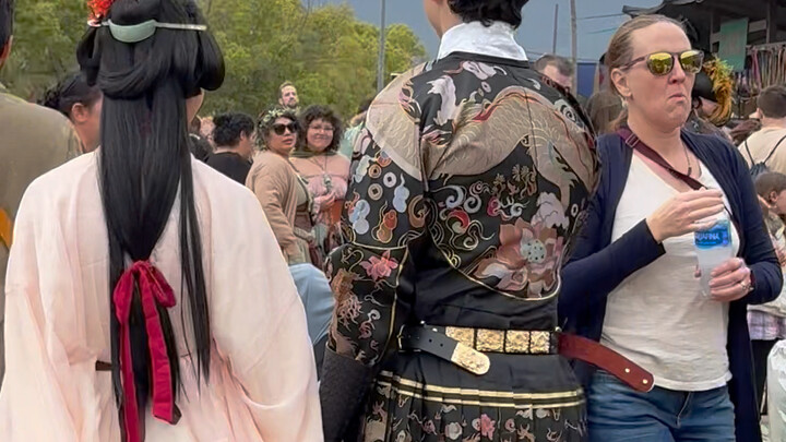 带着国外小哥哥一起炸街，我终于帮他圆了这个汉服梦