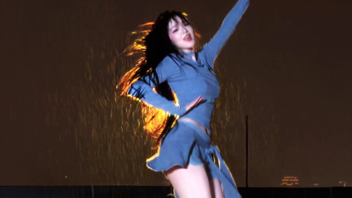 Menari di tengah hujan lebat: Itu tabu! Pesona liar benar-benar meledak!