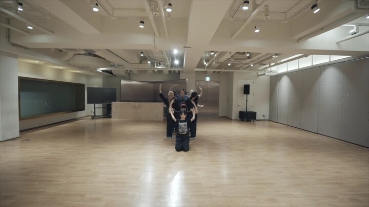 [Jin Jong-yeon] Official practice room dance video for the new song “Mmmh” released.