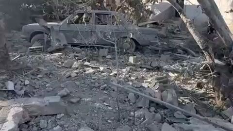 🎥Kehancuran yang terjadi di salah satu wilayah di Rafah akibat pengeboman zionis, tadi pagi.