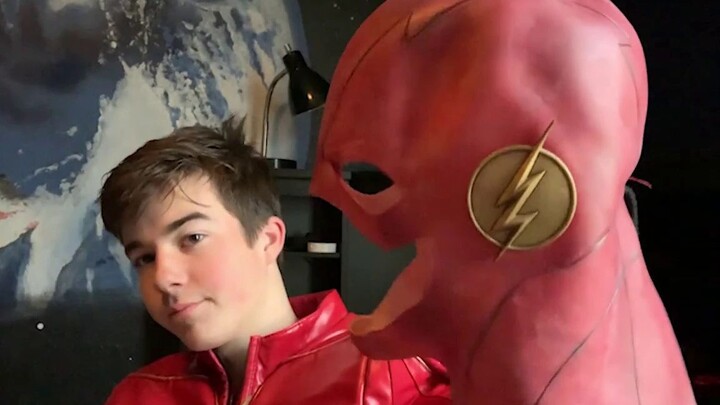 [cosplay] The Flash suit with a high degree of restoration