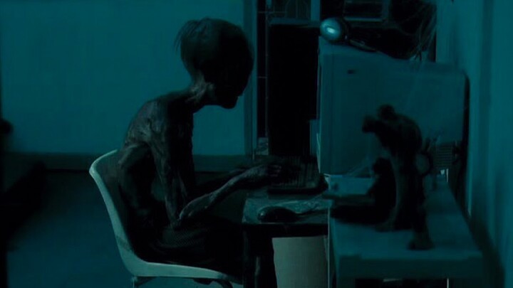 Playing Games, The Boy Sat At The Computer For 5 Years And Turned Into A Dry Corpse