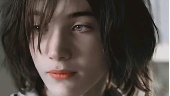 “Why does Grindelwald love Dumbledore so much? Because he’s really into him.”