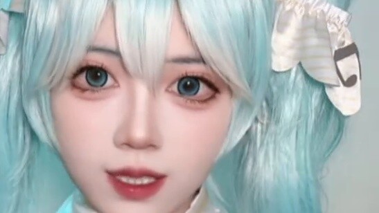 Karena Hatsune Miku menyanyikan nada-nada stakato