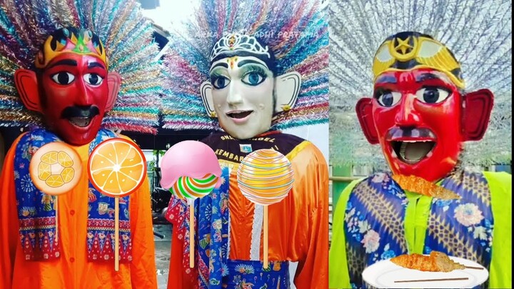 Ondel Ondel Makan Banyak Permen dan telor gulung sehabis di suntik - ondel ondel lucu