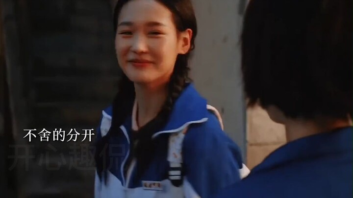 Khi cô bất chấp ánh mắt của cả trường mà lao tới ôm chầm lấy La Kỳ Kỳ, thì mọi bộ phim thần tượng đề