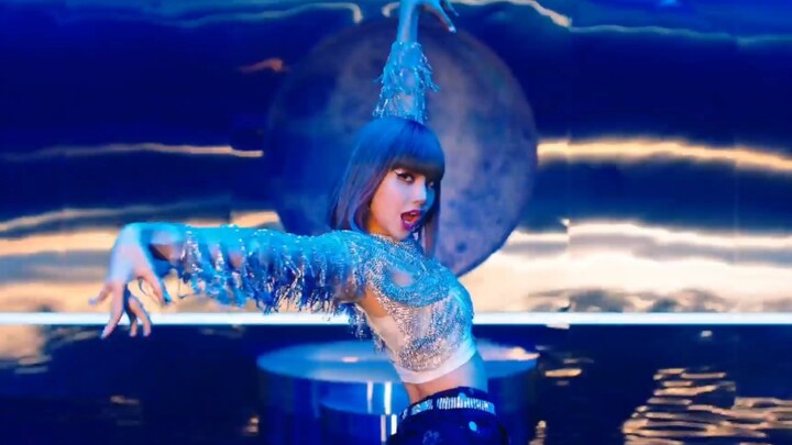 Bagian lagu kolaborasi Lisa ini sangat enak didengar!