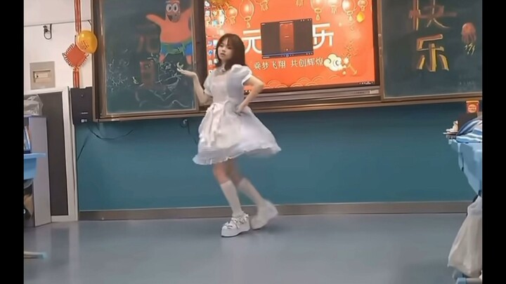 Domestic All-Girls High School: Lolita “Cute Little Cake, White Ankle Socks” New Year’s Gala | High 