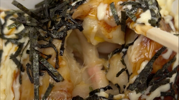 Bạch tuộc Takoyaki phô mai khổng lồ