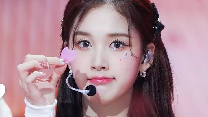 【STAYC J Jang Lee-eun】'TEDDY BEAR' 230224 Music Bank Direct Shot