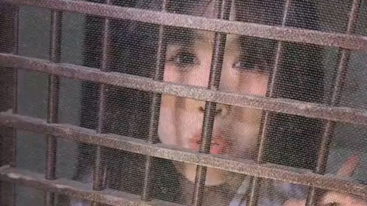 “Bà hàng xóm trên tầng”