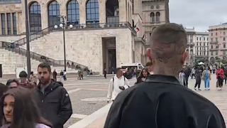 当欧洲人看到蒙古袍会是什么反应